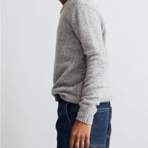 St. John's Bay Men's Heathered Gray Crewneck Sweater Size M - Picture 2 of 5